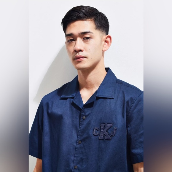 NWT - Calvin Klein Ribbed Hem Short Sleeve Button-down Shirt - Size XS - Picture 3 of 6